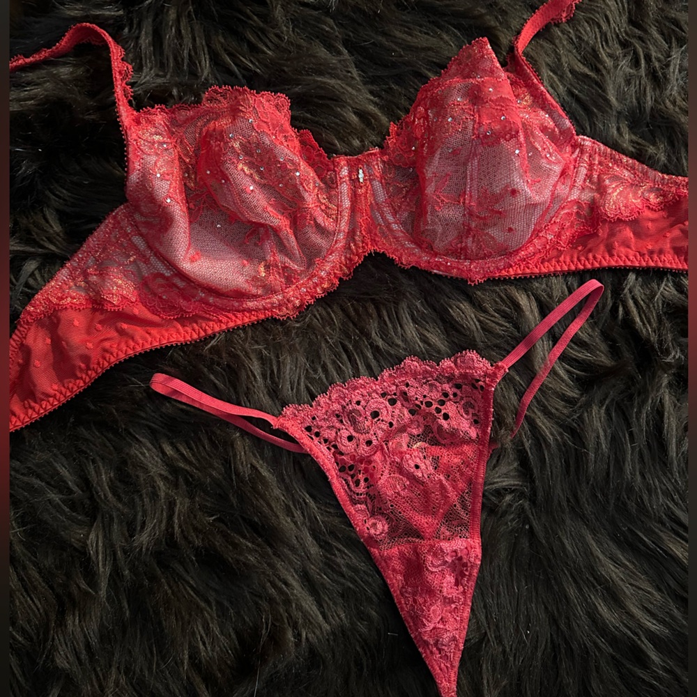 Victoria’s Secret unlined demi bra 34C with thong size small.
